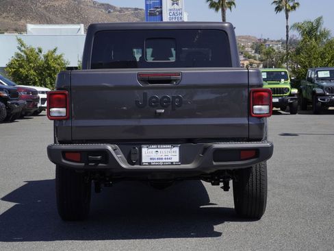 New 2026 Jeep Gladiator Sport AWD/4WD image 5