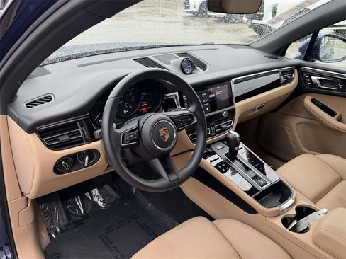 Used 2024 Porsche Macan image 12