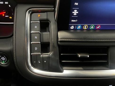 Used 2021 Chevrolet Tahoe High Country w/ Premium Package AWD/4WD image 17