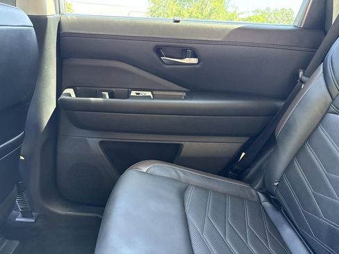 Used 2024 Nissan Pathfinder Platinum AWD/4WD image 16