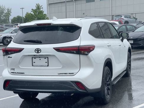 Used 2026 Toyota Highlander Limited AWD/4WD image 15