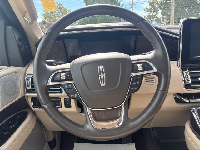 Used 2021 Lincoln Navigator Reserve w/ Luxury Package AWD/4WD image 16