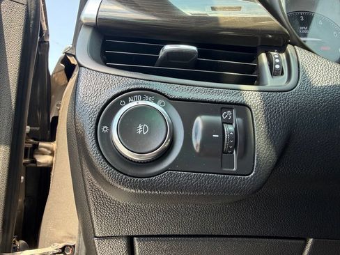 Used 2019 Buick Envision Essence FWD image 34