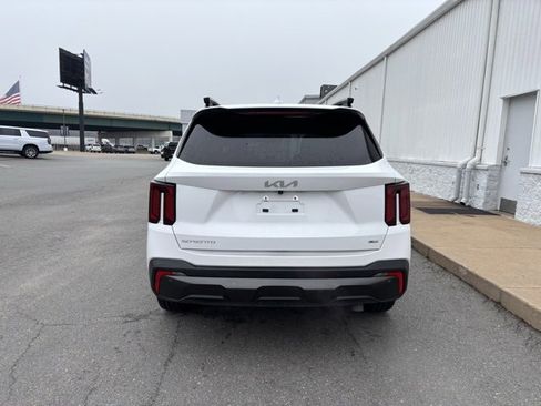 Used 2024 Kia Sorento SX image 16