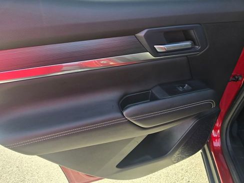 Used 2025 GMC Terrain Elevation image 13