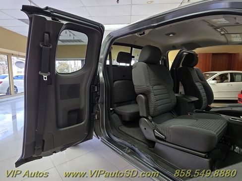 Used 2007 Nissan Frontier SE w/ SE Value Truck Pkg RWD image 13