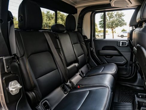 Used 2024 Jeep Gladiator Sport image 67