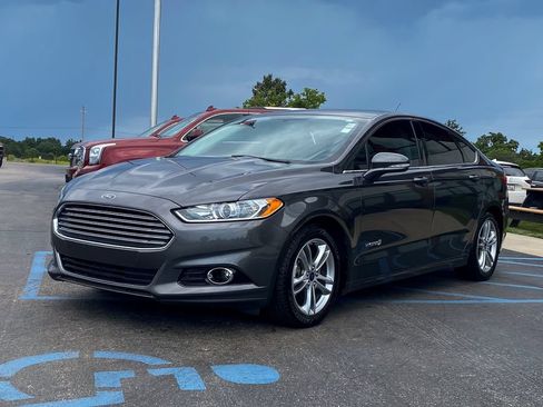 Used 2016 Ford Fusion SE FWD image 7