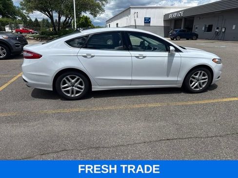 Used 2014 Ford Fusion SE FWD image 5