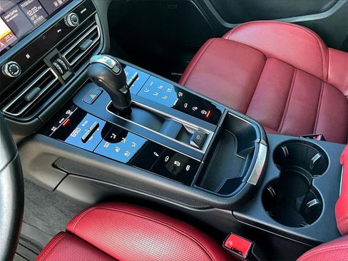 Used 2023 Porsche Macan GTS image 17