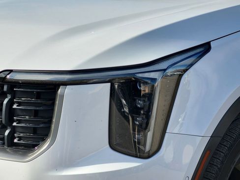 Used 2024 Kia Sorento SX image 8