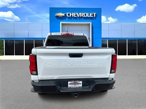 Used 2025 Chevrolet Colorado Z71 AWD/4WD image 4