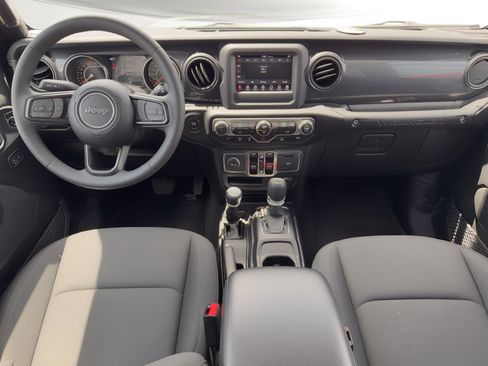 Used 2023 Jeep Wrangler Unlimited Sport AWD/4WD image 19