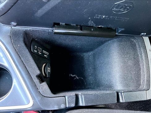 Used 2016 Dodge Challenger SXT RWD image 20