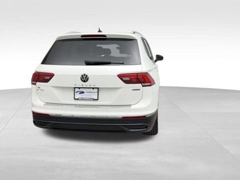 Used 2022 Volkswagen Tiguan SE image 3