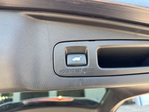 Used 2019 Honda CR-V Touring image 12