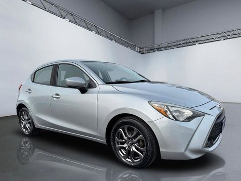 Used 2020 Toyota Yaris LE image 8