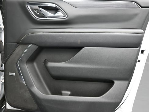 Used 2024 GMC Yukon XL SLT image 33