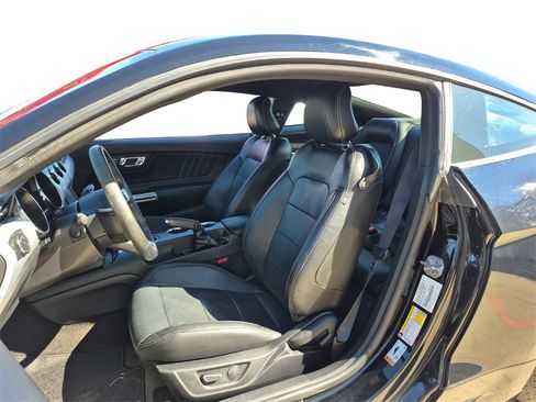 Used 2017 Ford Mustang GT Premium image 14