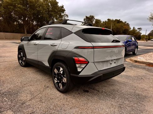 Used 2024 Hyundai Kona SEL image 5
