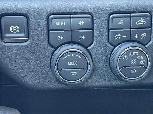 Used 2025 Chevrolet Silverado 2500 LTZ image 26