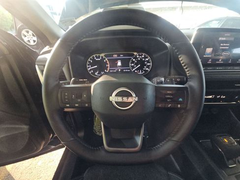 Used 2026 Nissan Rogue SV AWD/4WD image 5