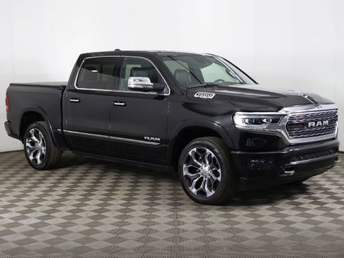 Used 2022 RAM 1500 Limited w/ Body-Colour Bumper Group AWD/4WD image 2