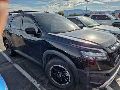 Used 2024 Nissan Pathfinder Rock Creek AWD/4WD image 3