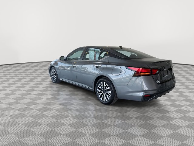 Used 2023 Nissan Altima 2.5 SV FWD image 8