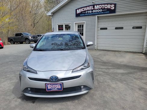 Used 2020 Toyota Prius LE AWD/4WD image 13