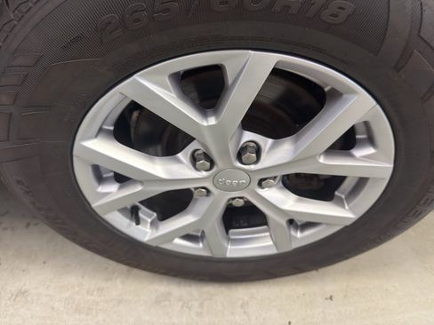 Used 2021 Jeep Grand Cherokee L Limited image 33