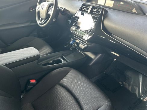 Certified 2022 Toyota Prius LE image 20