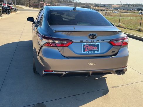 Used 2023 Toyota Camry SE image 8