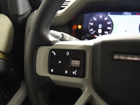 Used 2020 Land Rover Defender 110 First Edition image 29