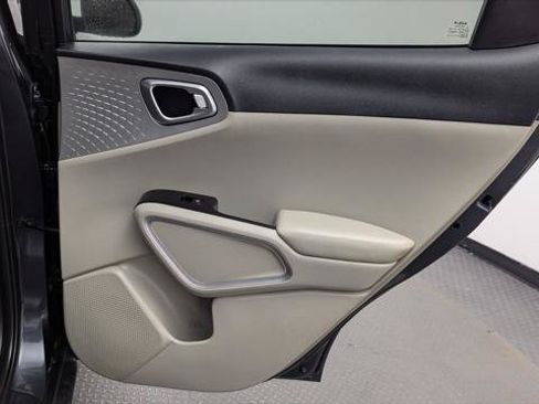 Used 2020 Kia Soul LX FWD image 19