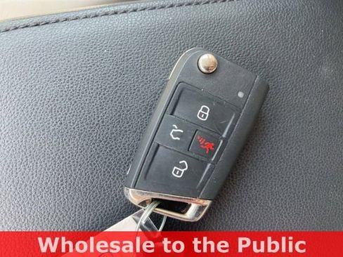 Used 2018 Volkswagen Tiguan S image 36