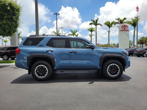 Used 2025 Toyota 4Runner 4WD image 13