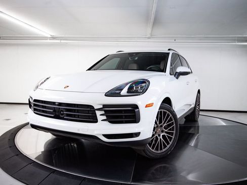 Certified 2023 Porsche Cayenne Platinum Edition image 1