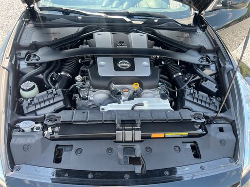 Used 2011 Nissan 370Z Touring w/ Sport Pkg image 10