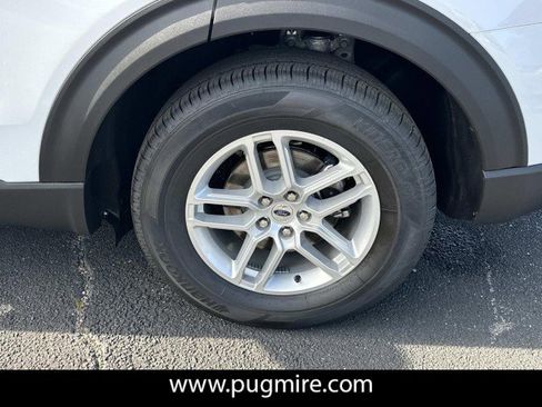 New 2026 Ford Explorer Active RWD image 19