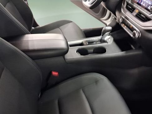 Used 2025 Nissan Altima 2.5 SV FWD image 12