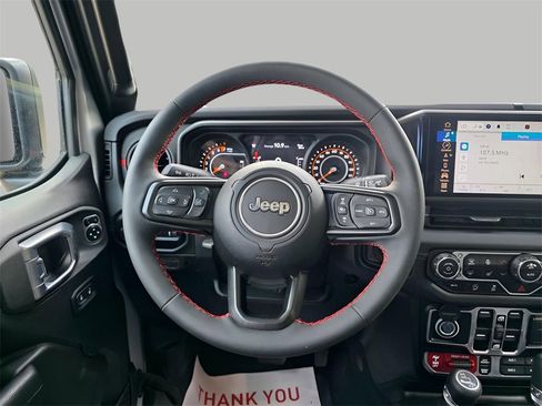 Used 2024 Jeep Gladiator Rubicon w/ Technology Group image 20