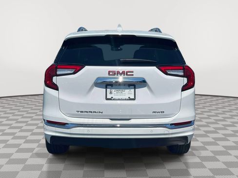Used 2022 GMC Terrain Denali w/ Denali Premium Package AWD/4WD image 5