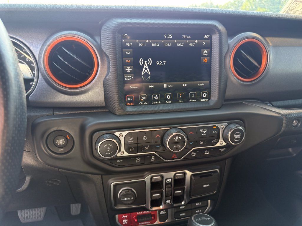 Used 2022 Jeep Gladiator Mojave w/ LED Lighting Group AWD/4WD image 10