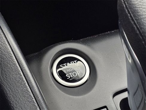 New 2025 Nissan Kicks Play S image 11