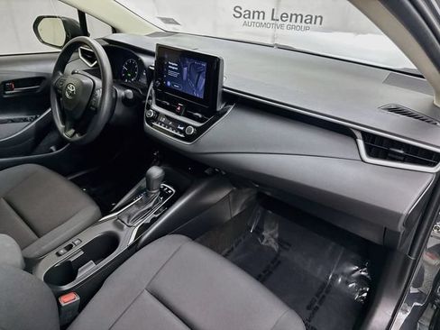 Used 2025 Toyota Corolla LE w/ LE Premium Package FWD image 27