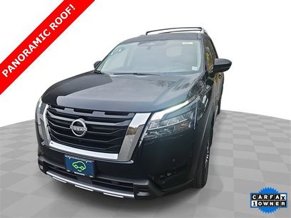 Used 2025 Nissan Pathfinder Platinum