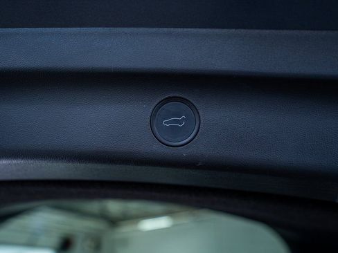 Used 2022 Tesla Model Y Long Range image 55