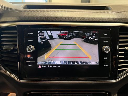 Used 2018 Volkswagen Atlas SEL w/ R-Line Package image 18