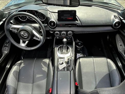 Used 2021 MAZDA MX-5 Miata RF Grand Touring image 15